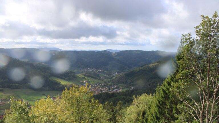 Dieses Bild zeigt eine Webcam-Aufnahme vom Achertal, aufgenommen am Samstag, den 24.10.2026 um 12:20 Uhr. Die Temperatur betrug 4.7°C.
