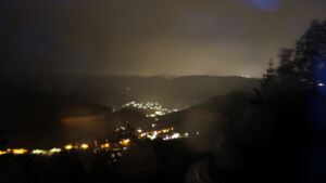 Dieses Bild zeigt eine Webcam-Aufnahme vom Achertal, aufgenommen am Freitag, den 12.06.2026 um 03:10 Uhr. Die Temperatur betrug 8.6°C.
