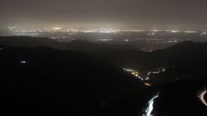 Dieses Bild zeigt eine Webcam-Aufnahme vom Achertal, aufgenommen am Freitag, den 14.11.2025 um 05:30 Uhr. Die Temperatur betrug 17.1°C.