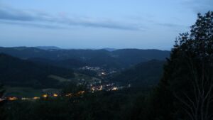 Dieses Bild zeigt eine Webcam-Aufnahme vom Achertal, aufgenommen am Mittwoch, den 17.06.2026 um 04:30 Uhr. Die Temperatur betrug 17.2°C.