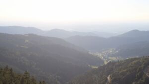Dieses Bild zeigt eine Webcam-Aufnahme vom Achertal, aufgenommen am Montag, den 25.08.2025 um 19:00 Uhr. Die Temperatur betrug 18.2°C.