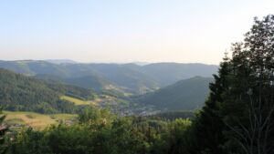 Dieses Bild zeigt eine Webcam-Aufnahme vom Achertal, aufgenommen am Samstag, den 30.05.2026 um 20:10 Uhr. Die Temperatur betrug 26.8°C.