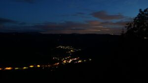 Dieses Bild zeigt eine Webcam-Aufnahme vom Achertal, aufgenommen am Donnerstag, den 14.05.2026 um 22:10 Uhr. Die Temperatur betrug 4.5°C.