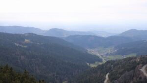 Dieses Bild zeigt eine Webcam-Aufnahme vom Achertal, aufgenommen am Sonntag, den 05.04.2026 um 17:40 Uhr. Die Temperatur betrug 10.3°C.