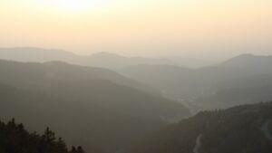 Dieses Bild zeigt eine Webcam-Aufnahme vom Achertal, aufgenommen am Sonntag, den 22.03.2026 um 18:10 Uhr. Die Temperatur betrug 5.8°C.