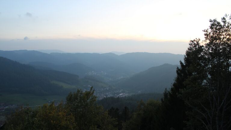 Dieses Bild zeigt eine Webcam-Aufnahme vom Achertal, aufgenommen am Montag, den 19.10.2026 um 18:40 Uhr. Die Temperatur betrug 10.8°C.