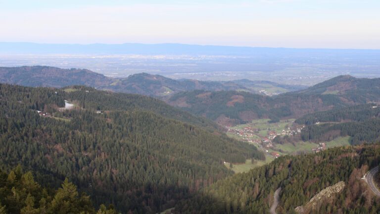 Dieses Bild zeigt eine Webcam-Aufnahme vom Achertal, aufgenommen am Sonntag, den 05.04.2026 um 08:30 Uhr. Die Temperatur betrug 10°C.