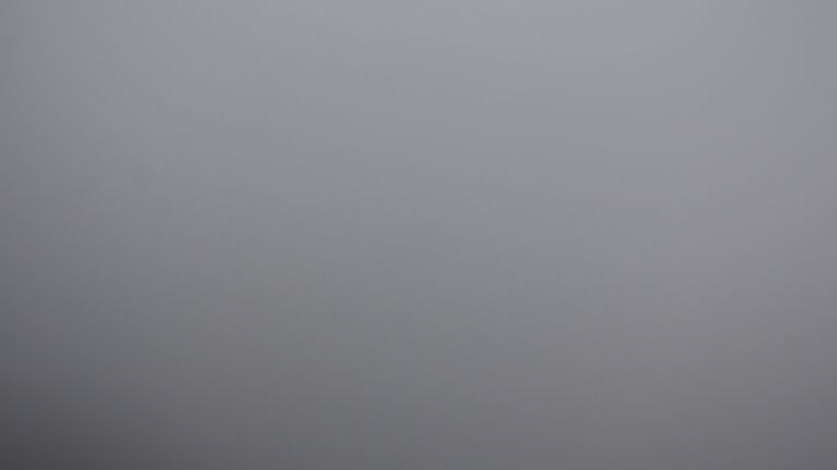 Dieses Bild zeigt eine Webcam-Aufnahme vom Achertal, aufgenommen am Sonntag, den 26.10.2025 um 08:00 Uhr. Die Temperatur betrug -0.3°C.