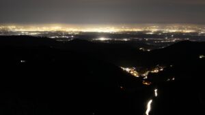 Dieses Bild zeigt eine Webcam-Aufnahme vom Achertal, aufgenommen am Montag, den 01.12.2025 um 06:30 Uhr. Die Temperatur betrug -1.8°C.