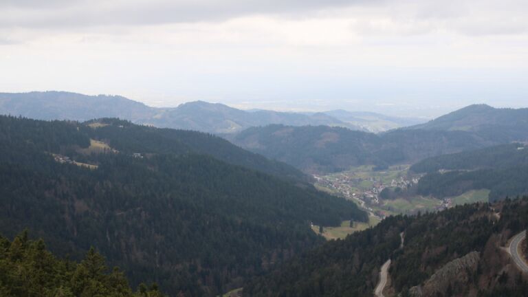 Dieses Bild zeigt eine Webcam-Aufnahme vom Achertal, aufgenommen am Samstag, den 28.02.2026 um 11:20 Uhr. Die Temperatur betrug 6.1°C.