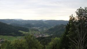 Dieses Bild zeigt eine Webcam-Aufnahme vom Achertal, aufgenommen am Sonntag, den 20.09.2026 um 18:30 Uhr. Die Temperatur betrug 18.9°C.