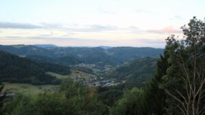 Dieses Bild zeigt eine Webcam-Aufnahme vom Achertal, aufgenommen am Samstag, den 29.08.2026 um 06:50 Uhr. Die Temperatur betrug 13.6°C.