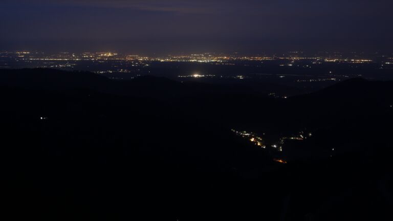 Dieses Bild zeigt eine Webcam-Aufnahme vom Achertal, aufgenommen am Samstag, den 15.11.2025 um 06:50 Uhr. Die Temperatur betrug 11.4°C.