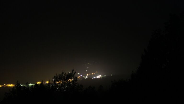 Dieses Bild zeigt eine Webcam-Aufnahme vom Achertal, aufgenommen am Mittwoch, den 21.10.2026 um 02:00 Uhr. Die Temperatur betrug 8.6°C.