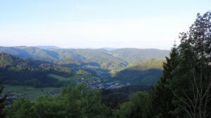 Dieses Bild zeigt eine Webcam-Aufnahme vom Achertal, aufgenommen am Dienstag, den 19.05.2026 um 07:00 Uhr. Die Temperatur betrug 7.7°C.