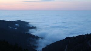 Dieses Bild zeigt eine Webcam-Aufnahme vom Achertal, aufgenommen am Sonntag, den 18.01.2026 um 17:10 Uhr. Die Temperatur betrug 2.9°C.