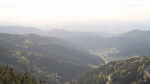 Dieses Bild zeigt eine Webcam-Aufnahme vom Achertal, aufgenommen am Sonntag, den 19.04.2026 um 18:50 Uhr. Die Temperatur betrug 8.1°C.