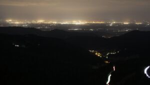 Dieses Bild zeigt eine Webcam-Aufnahme vom Achertal, aufgenommen am Mittwoch, den 16.07.2025 um 03:30 Uhr. Die Temperatur betrug 13°C.