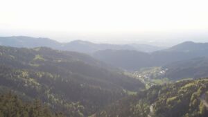 Dieses Bild zeigt eine Webcam-Aufnahme vom Achertal, aufgenommen am Freitag, den 24.04.2026 um 19:00 Uhr. Die Temperatur betrug 13.8°C.