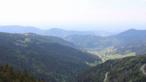 Dieses Bild zeigt eine Webcam-Aufnahme vom Achertal, aufgenommen am Freitag, den 08.05.2026 um 15:30 Uhr. Die Temperatur betrug 14.1°C.