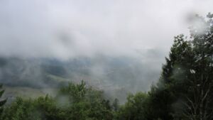 Dieses Bild zeigt eine Webcam-Aufnahme vom Achertal, aufgenommen am Montag, den 27.07.2026 um 08:50 Uhr. Die Temperatur betrug 12.9°C.