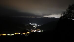 Dieses Bild zeigt eine Webcam-Aufnahme vom Achertal, aufgenommen am Dienstag, den 09.06.2026 um 02:00 Uhr. Die Temperatur betrug 14°C.