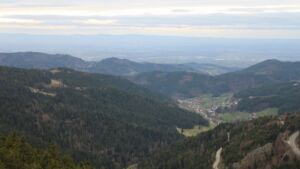 Dieses Bild zeigt eine Webcam-Aufnahme vom Achertal, aufgenommen am Freitag, den 13.03.2026 um 17:30 Uhr. Die Temperatur betrug 7.8°C.