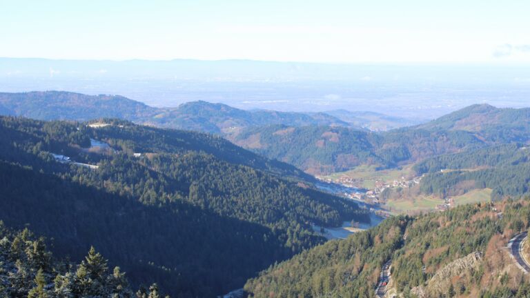 Dieses Bild zeigt eine Webcam-Aufnahme vom Achertal, aufgenommen am Dienstag, den 18.11.2025 um 11:00 Uhr. Die Temperatur betrug 2.2°C.