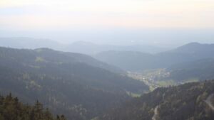 Dieses Bild zeigt eine Webcam-Aufnahme vom Achertal, aufgenommen am Samstag, den 18.04.2026 um 18:40 Uhr. Die Temperatur betrug 14.3°C.