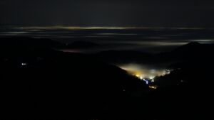 Dieses Bild zeigt eine Webcam-Aufnahme vom Achertal, aufgenommen am Dienstag, den 20.01.2026 um 22:00 Uhr. Die Temperatur betrug 4.7°C.