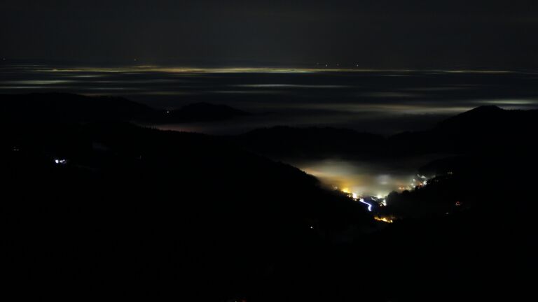 Dieses Bild zeigt eine Webcam-Aufnahme vom Achertal, aufgenommen am Dienstag, den 20.01.2026 um 22:00 Uhr. Die Temperatur betrug 4.7°C.