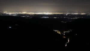 Dieses Bild zeigt eine Webcam-Aufnahme vom Achertal, aufgenommen am Freitag, den 16.01.2026 um 01:00 Uhr. Die Temperatur betrug 6.3°C.