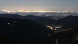 Dieses Bild zeigt eine Webcam-Aufnahme vom Achertal, aufgenommen am Donnerstag, den 05.03.2026 um 03:30 Uhr. Die Temperatur betrug 5.1°C.