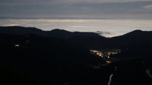 Dieses Bild zeigt eine Webcam-Aufnahme vom Achertal, aufgenommen am Donnerstag, den 26.02.2026 um 02:00 Uhr. Die Temperatur betrug 10.2°C.