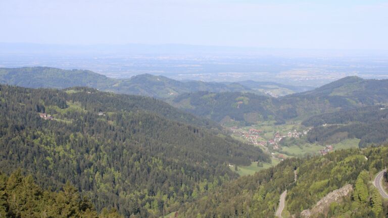 Dieses Bild zeigt eine Webcam-Aufnahme vom Achertal, aufgenommen am Dienstag, den 28.04.2026 um 09:20 Uhr. Die Temperatur betrug 10.6°C.