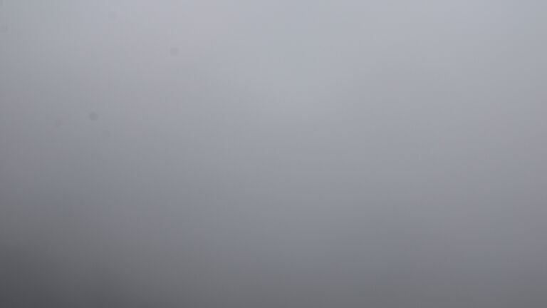Dieses Bild zeigt eine Webcam-Aufnahme vom Achertal, aufgenommen am Sonntag, den 05.10.2025 um 12:20 Uhr. Die Temperatur betrug 3.7°C.