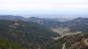 Dieses Bild zeigt eine Webcam-Aufnahme vom Achertal, aufgenommen am Samstag, den 01.11.2025 um 11:20 Uhr. Die Temperatur betrug 12.5°C.