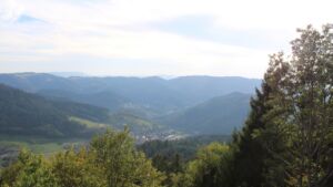 Dieses Bild zeigt eine Webcam-Aufnahme vom Achertal, aufgenommen am Dienstag, den 29.09.2026 um 17:10 Uhr. Die Temperatur betrug 27.4°C.