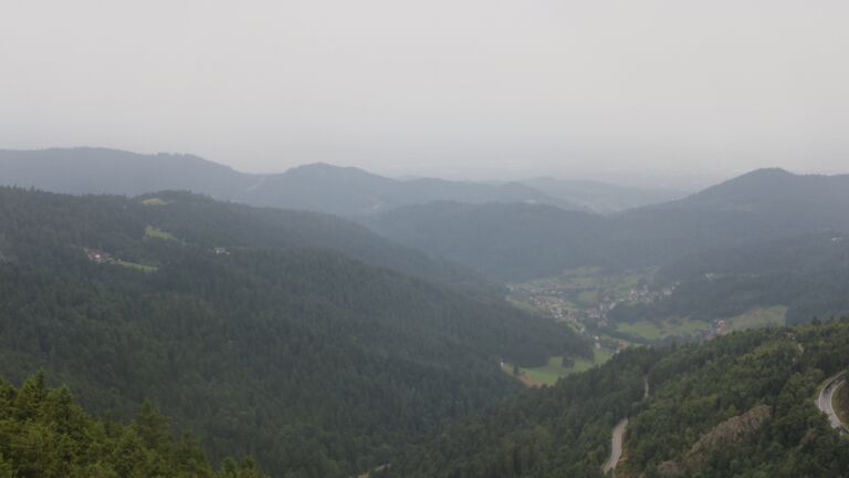 Dieses Bild zeigt eine Webcam-Aufnahme vom Achertal, aufgenommen am Montag, den 04.08.2025 um 07:30 Uhr. Die Temperatur betrug 10.4°C.