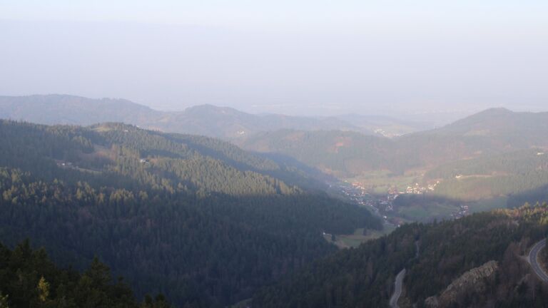 Dieses Bild zeigt eine Webcam-Aufnahme vom Achertal, aufgenommen am Dienstag, den 10.03.2026 um 07:50 Uhr. Die Temperatur betrug 8.5°C.