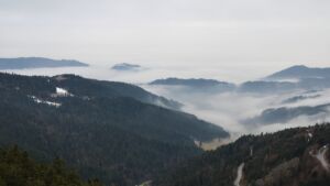 Dieses Bild zeigt eine Webcam-Aufnahme vom Achertal, aufgenommen am Dienstag, den 03.02.2026 um 10:30 Uhr. Die Temperatur betrug 2°C.