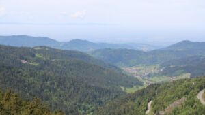 Dieses Bild zeigt eine Webcam-Aufnahme vom Achertal, aufgenommen am Sonntag, den 10.05.2026 um 12:00 Uhr. Die Temperatur betrug 18.1°C.