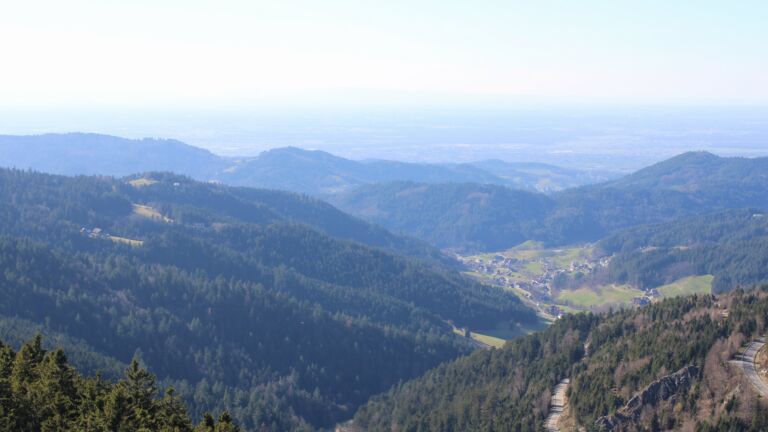 Dieses Bild zeigt eine Webcam-Aufnahme vom Achertal, aufgenommen am Montag, den 02.03.2026 um 15:00 Uhr. Die Temperatur betrug 10.6°C.