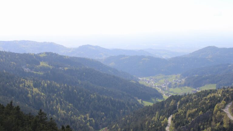 Dieses Bild zeigt eine Webcam-Aufnahme vom Achertal, aufgenommen am Montag, den 20.04.2026 um 17:30 Uhr. Die Temperatur betrug 7.1°C.