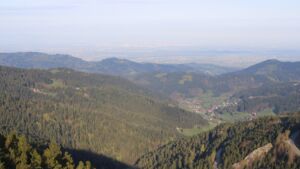 Dieses Bild zeigt eine Webcam-Aufnahme vom Achertal, aufgenommen am Samstag, den 18.04.2026 um 08:10 Uhr. Die Temperatur betrug 15.1°C.