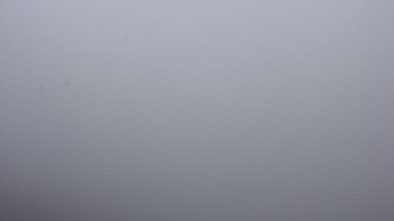 Dieses Bild zeigt eine Webcam-Aufnahme vom Achertal, aufgenommen am Dienstag, den 14.04.2026 um 13:10 Uhr. Die Temperatur betrug 5.3°C.