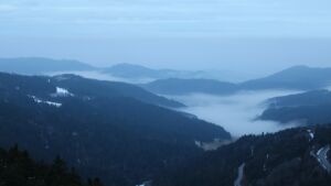 Dieses Bild zeigt eine Webcam-Aufnahme vom Achertal, aufgenommen am Sonntag, den 01.02.2026 um 07:40 Uhr. Die Temperatur betrug 2.8°C.