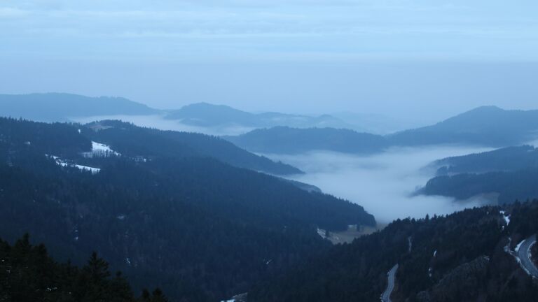 Dieses Bild zeigt eine Webcam-Aufnahme vom Achertal, aufgenommen am Sonntag, den 01.02.2026 um 07:40 Uhr. Die Temperatur betrug 2.8°C.