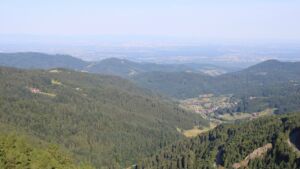 Dieses Bild zeigt eine Webcam-Aufnahme vom Achertal, aufgenommen am Samstag, den 05.07.2025 um 08:20 Uhr. Die Temperatur betrug 20.6°C.