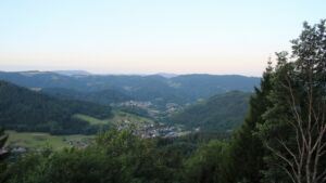 Dieses Bild zeigt eine Webcam-Aufnahme vom Achertal, aufgenommen am Montag, den 20.07.2026 um 06:20 Uhr. Die Temperatur betrug 12.9°C.